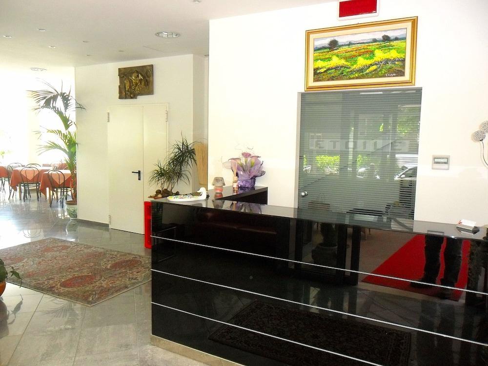 Hotel Etoile Римини Экстерьер фото