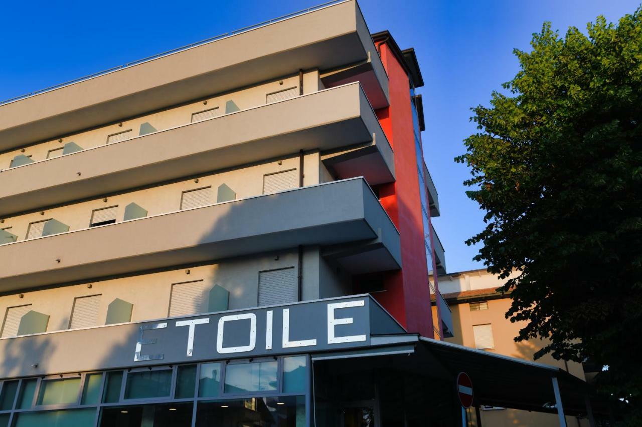 Hotel Etoile Римини Экстерьер фото