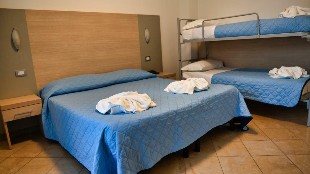 Hotel Etoile Римини Экстерьер фото